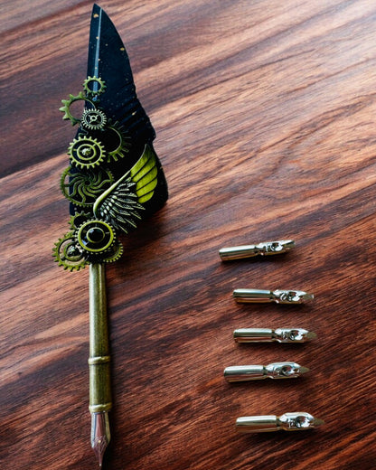 Kaligrafipenn "Steampunk Eleganse" med Kalkunfjær - Håndlaget 5 varianter å velge mellom, personalisering med gravering som gave