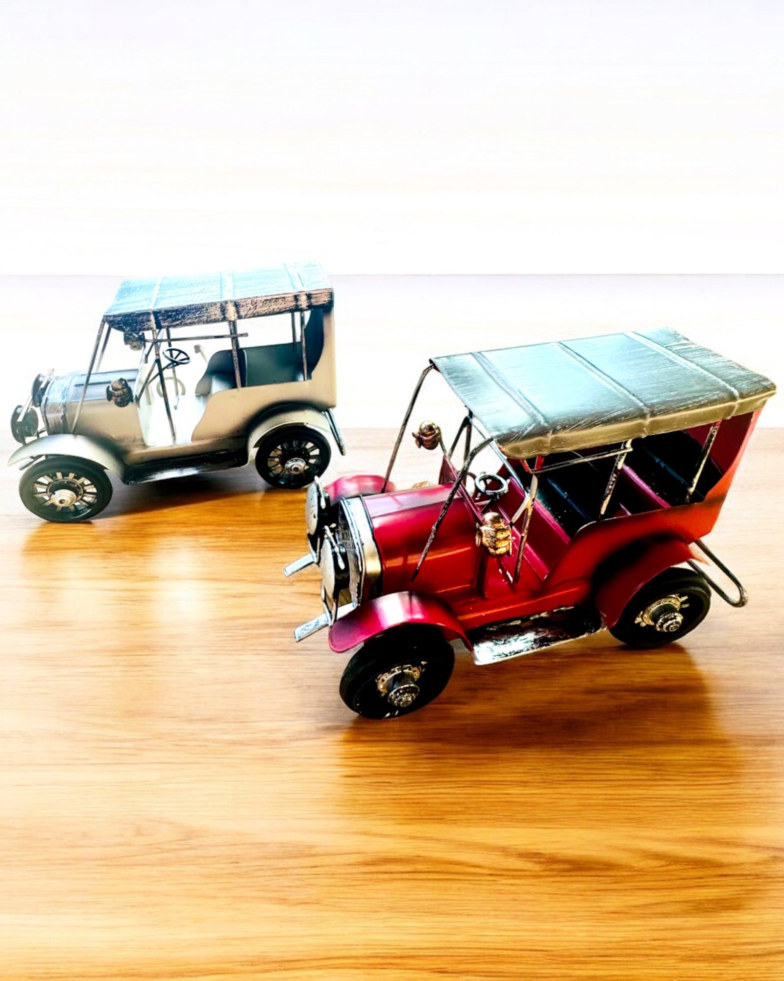 Klassisk Retro bilmodell - tre varianter med mulighet for gravering som gave