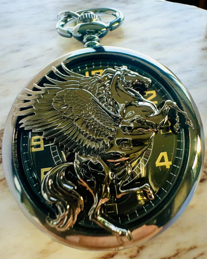 Lommeur "Equus Tempus" - Svart med hestemotiv, mulighet for personlig gravering - svart urskive