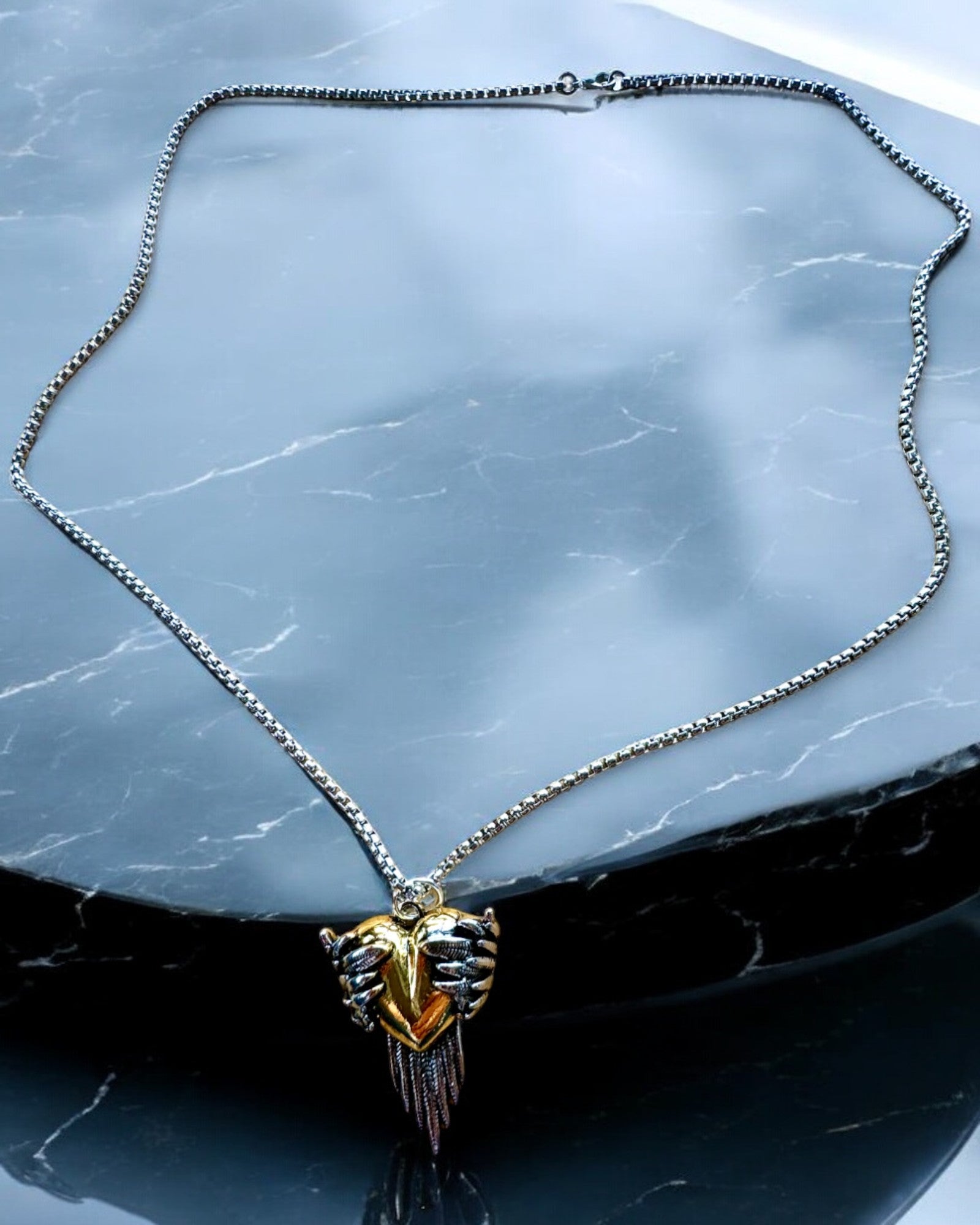 "Amulet Sercostrzelec - Mroczne Skrzydła Miłości", mulighet for personalisering med gravering som gave