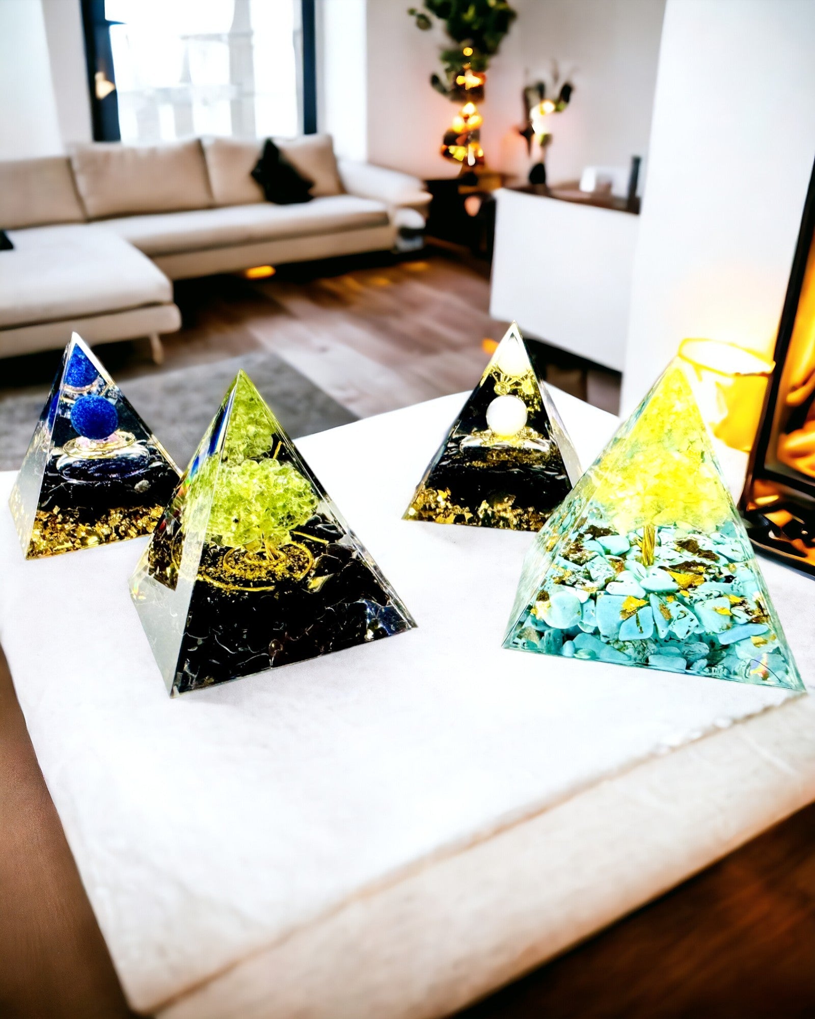 Orgonittpyramide med Obsidian – Chakra Energigenerator, Meditasjonsverktøy Reiki med Naturlig Stein