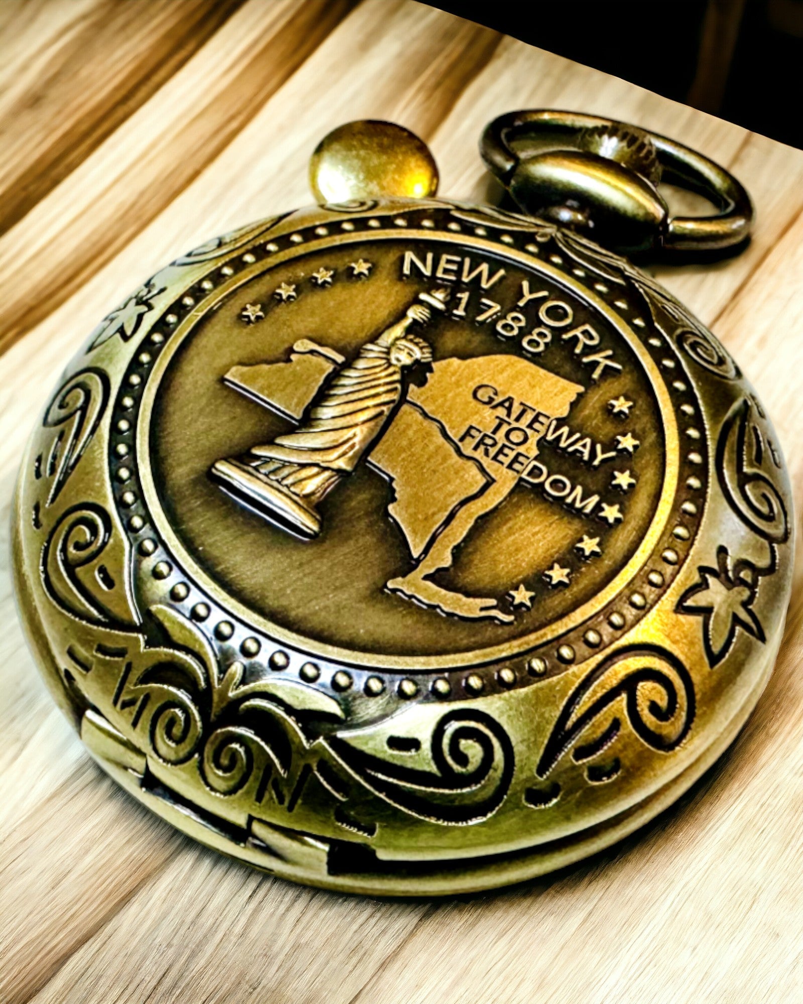 Lomme Kompass Retro med New York Motiv – Multifunksjonell, Elegant Kompass med Statue of Liberty Motiv