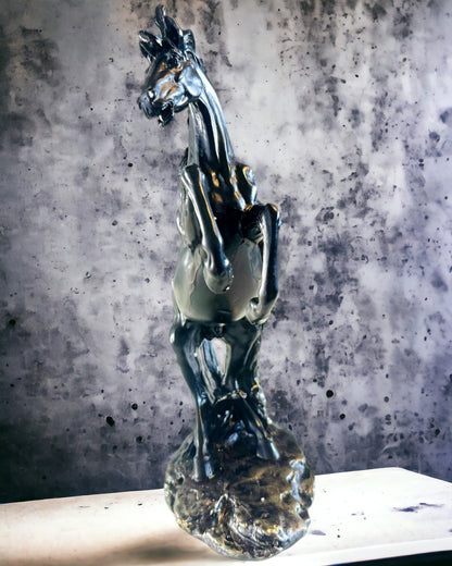 Czarna Perła - Hesteskulptur Eleganse i Bevegelse - Mulighet for Gravering