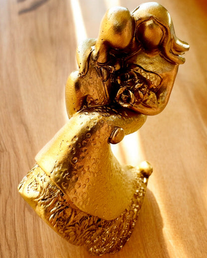 Figur "Evig Kjærlighet" farge gull - 11 cm, Liten Dekorativ Figur med Gravering Alternativ