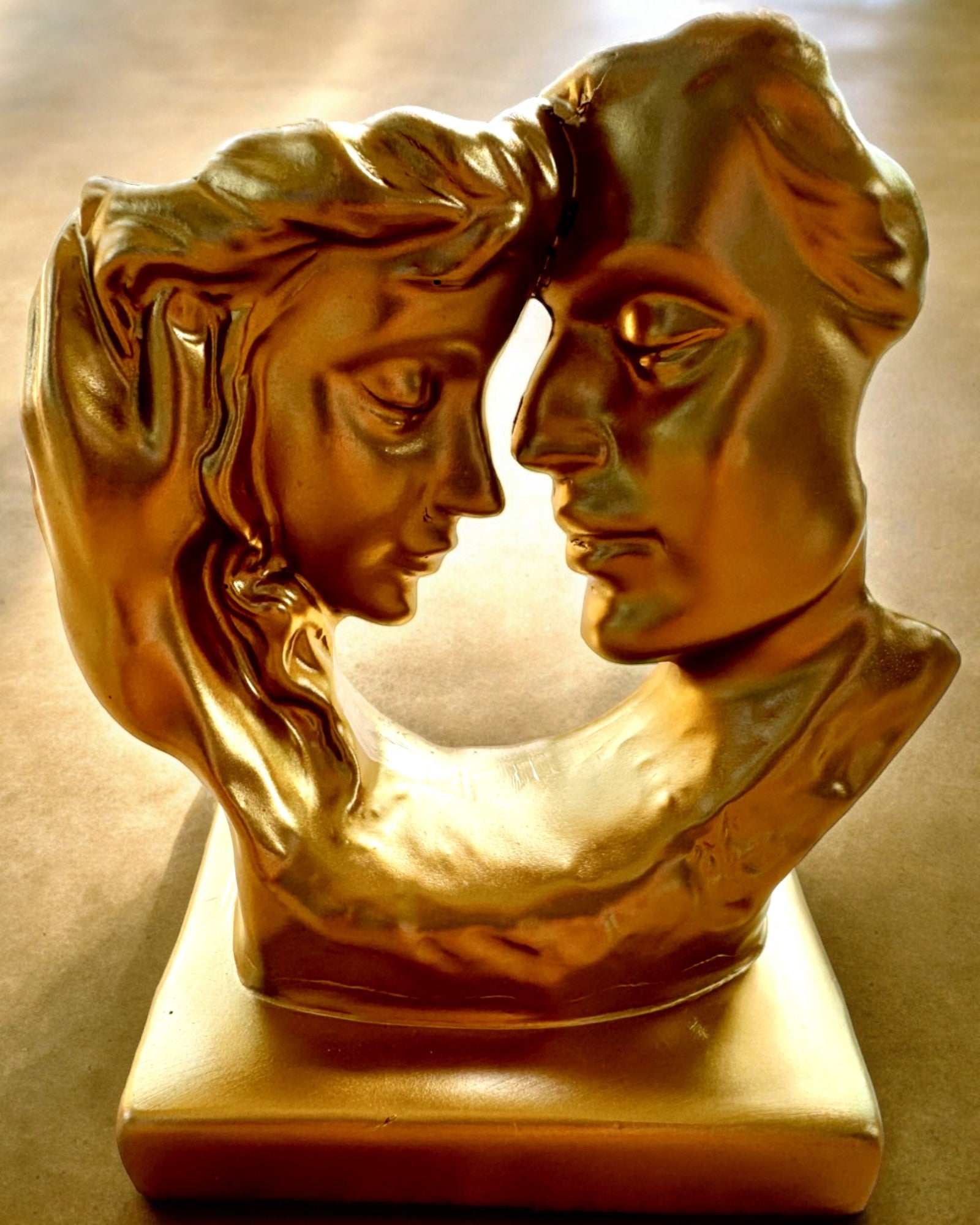 Figur "Złote Złączenie" - 13,5 cm høy, dekorativ med mulighet for gravering