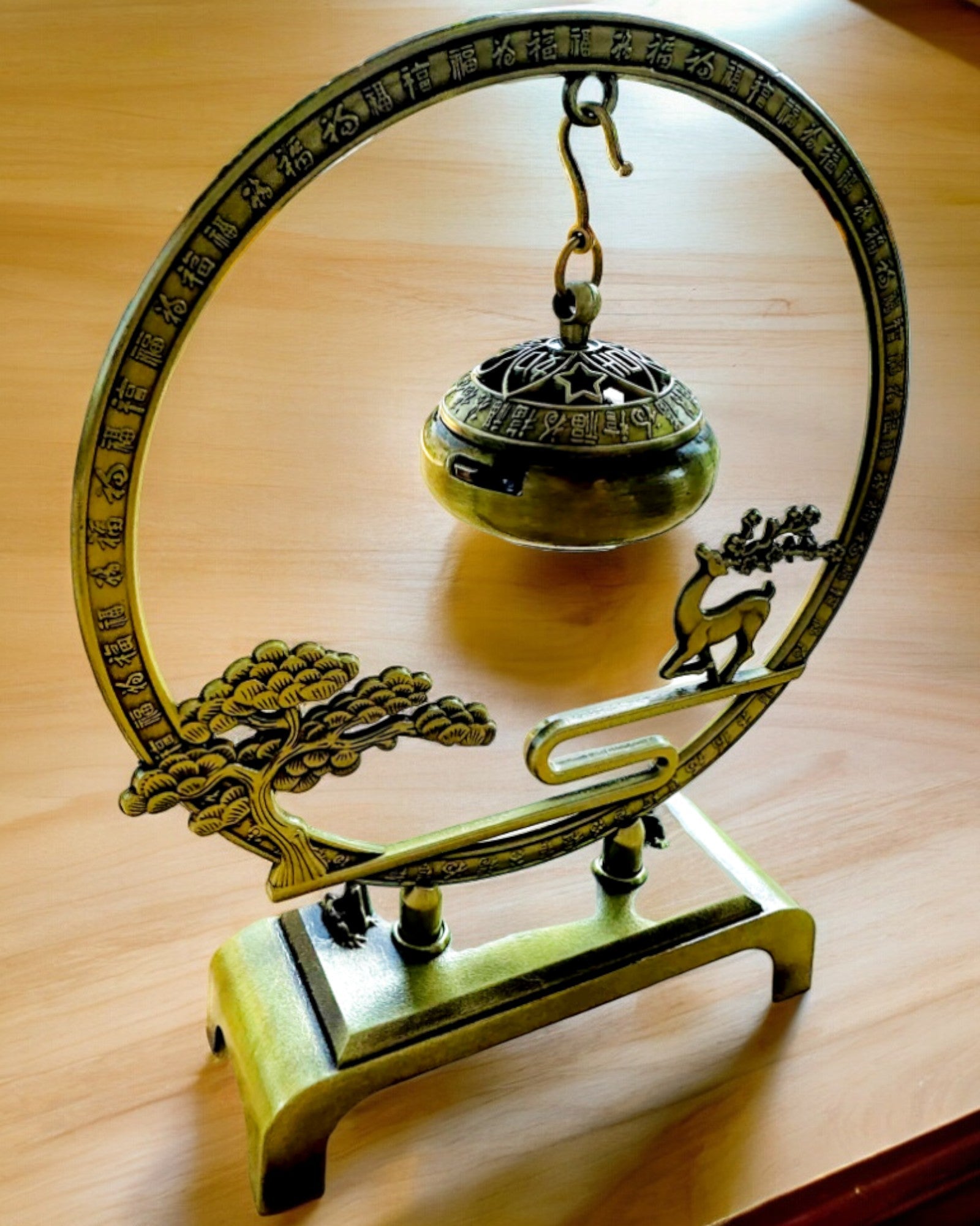Elegant metallholder for røkelse "Wielki Spokój" - mulighet for personlig gravering