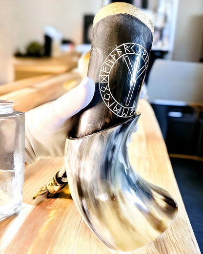 Hornkrus "Viking Valor" - Håndgravert, Premium Kvalitet - 4 varianter å velge mellom