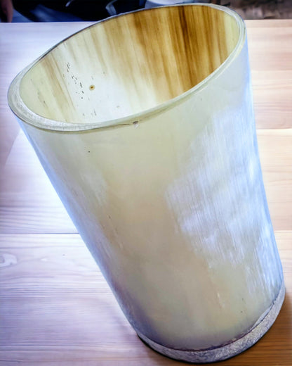 Håndlaget liten kopp med mulighet for gravering, indisk glasskopp, mulighet for personalisering som gave, gravering. Lys farge