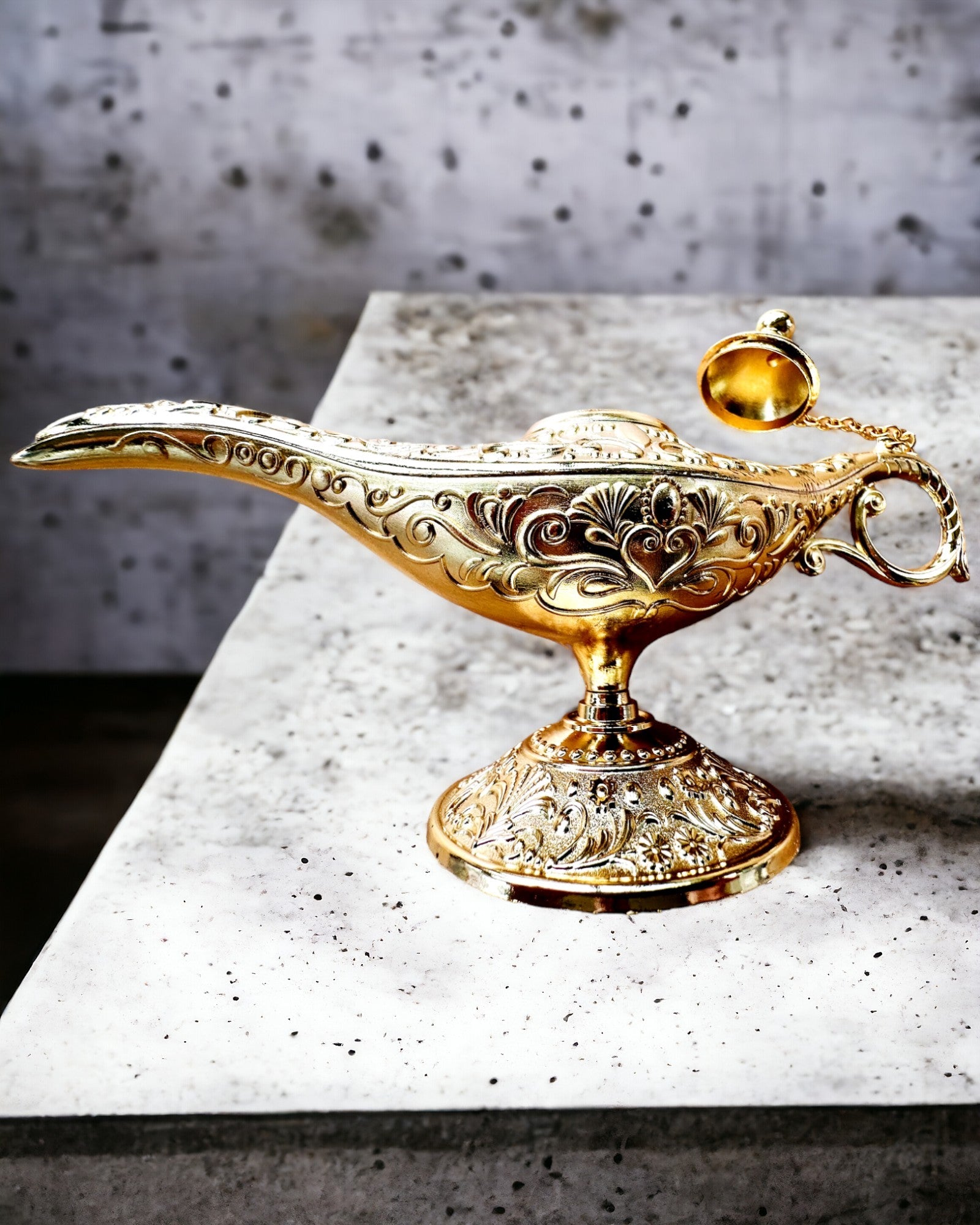 Magisk Aladdins Lampe med Gravering - Klassisk Gullvariant, flettet