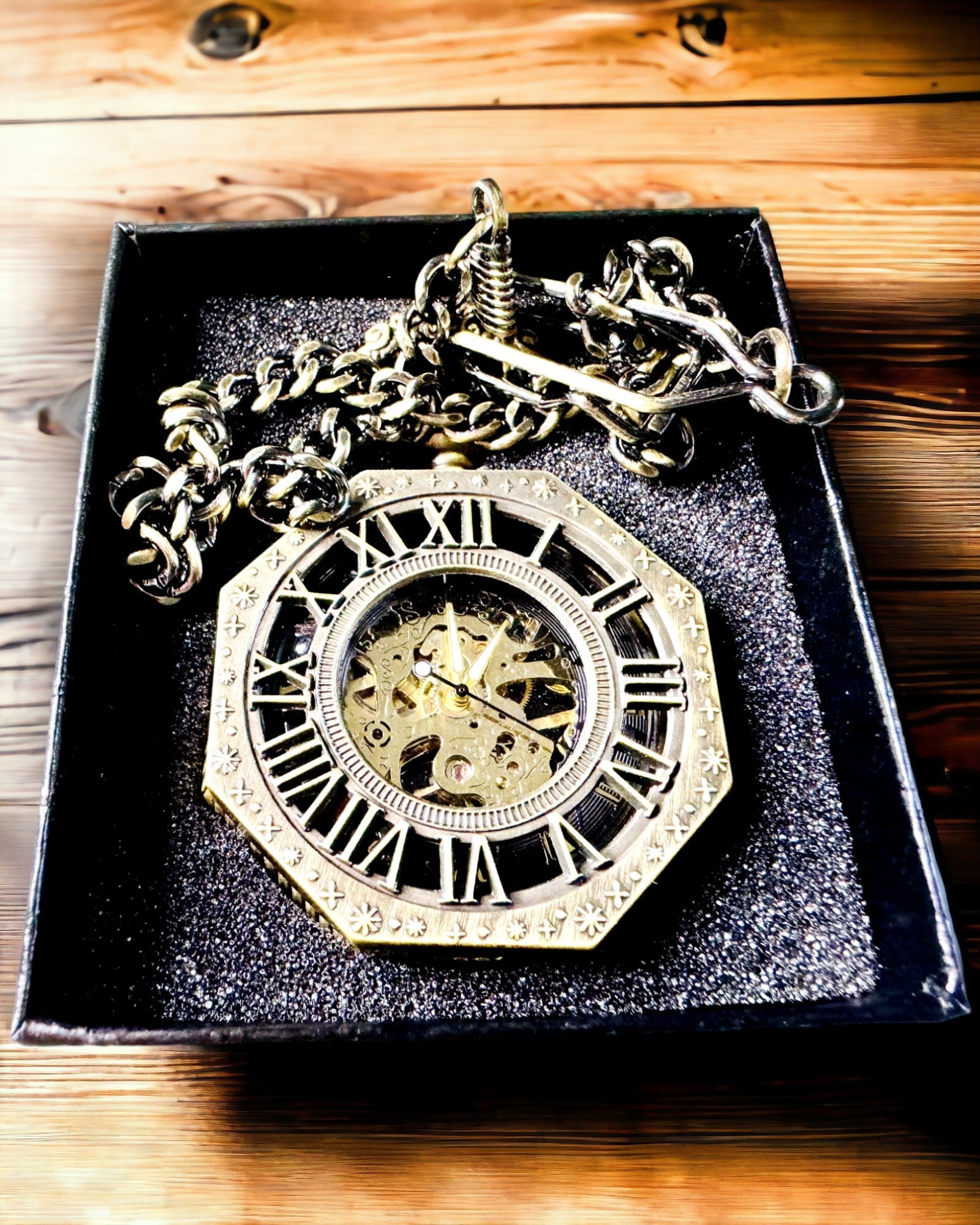 Klassisk åttekantet brun mekanisk lommeur i steampunk-stil - Tidløst