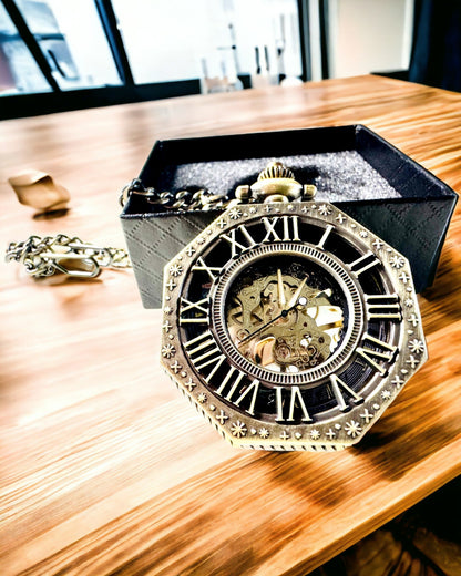 Klassisk åttekantet brun mekanisk lommeur i steampunk-stil - Tidløst