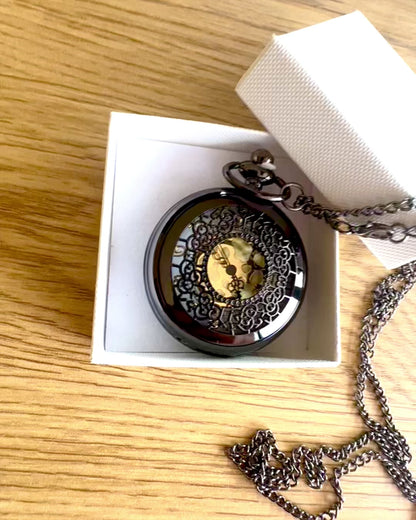Svart Lommeur „Midnight Elegance”, personalisering som gave med gravering