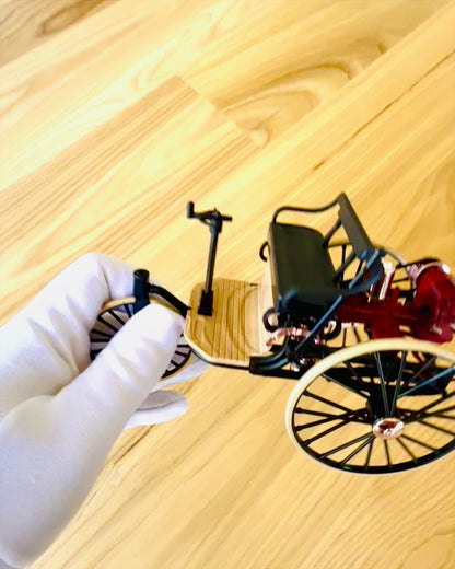 Retro Trehjuling Benz Patent-Motorwagen - Samlermodell, personalisering med gravering som gave