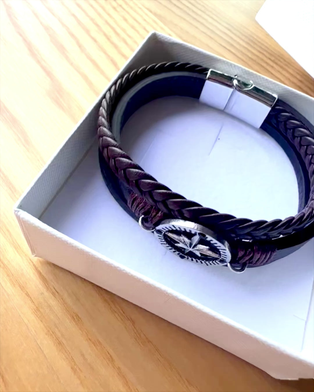 Armbånd "Compass Adventure" - mulighet for personlig gravering som gave, 2 fargevarianter å velge mellom