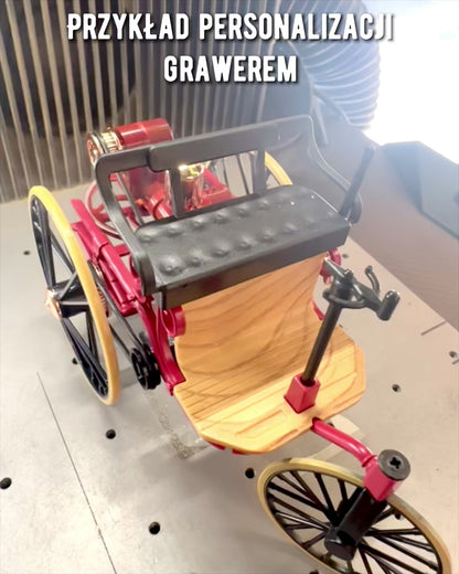 Retro Trehjuling Benz Patent-Motorwagen - Samlermodell, personalisering med gravering som gave